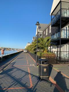 Walking down the east bank of the River Arun at Littlehampton